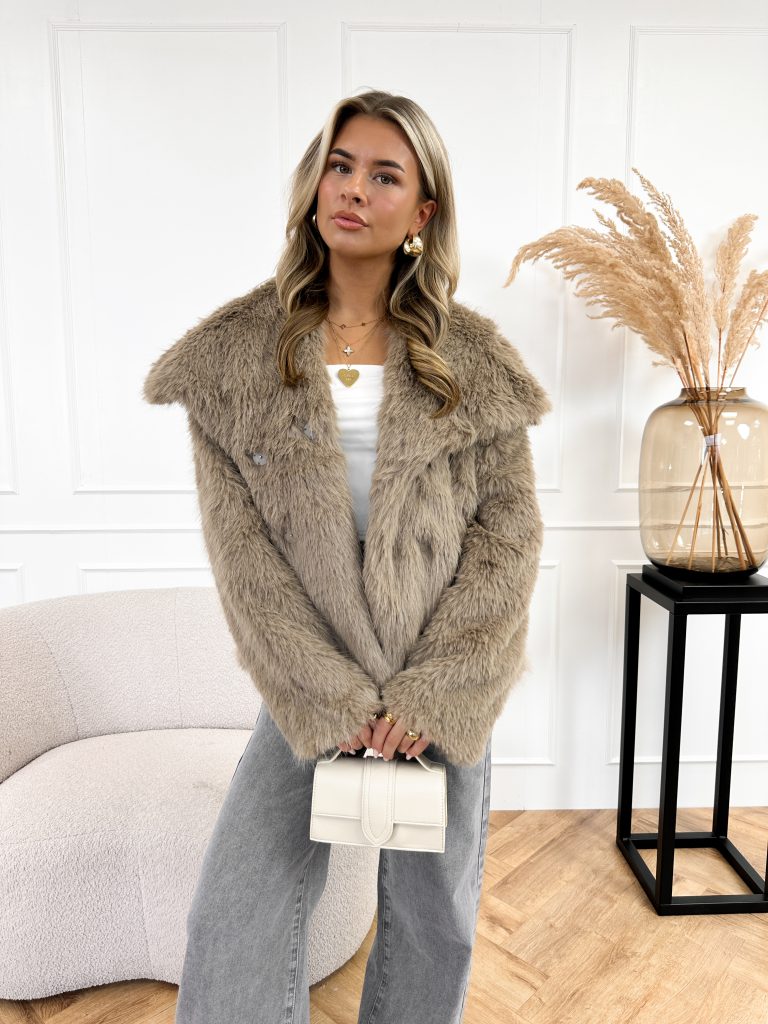 Chloe faux fur jas taupe