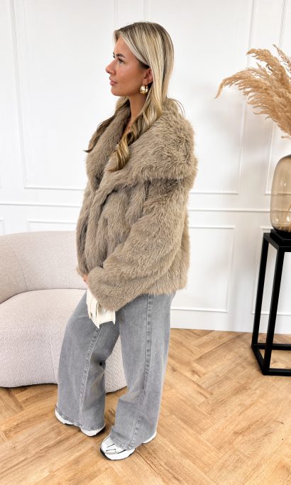 Chloe faux fur jas taupe